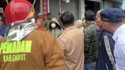 Kios Oleh-Oleh di Garut Kota Terbakar, Bupati Syakur Minta Warga Simpan Nomor Damkar