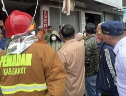 Kios Oleh-Oleh di Garut Kota Terbakar, Bupati Syakur Minta Warga Simpan Nomor Damkar