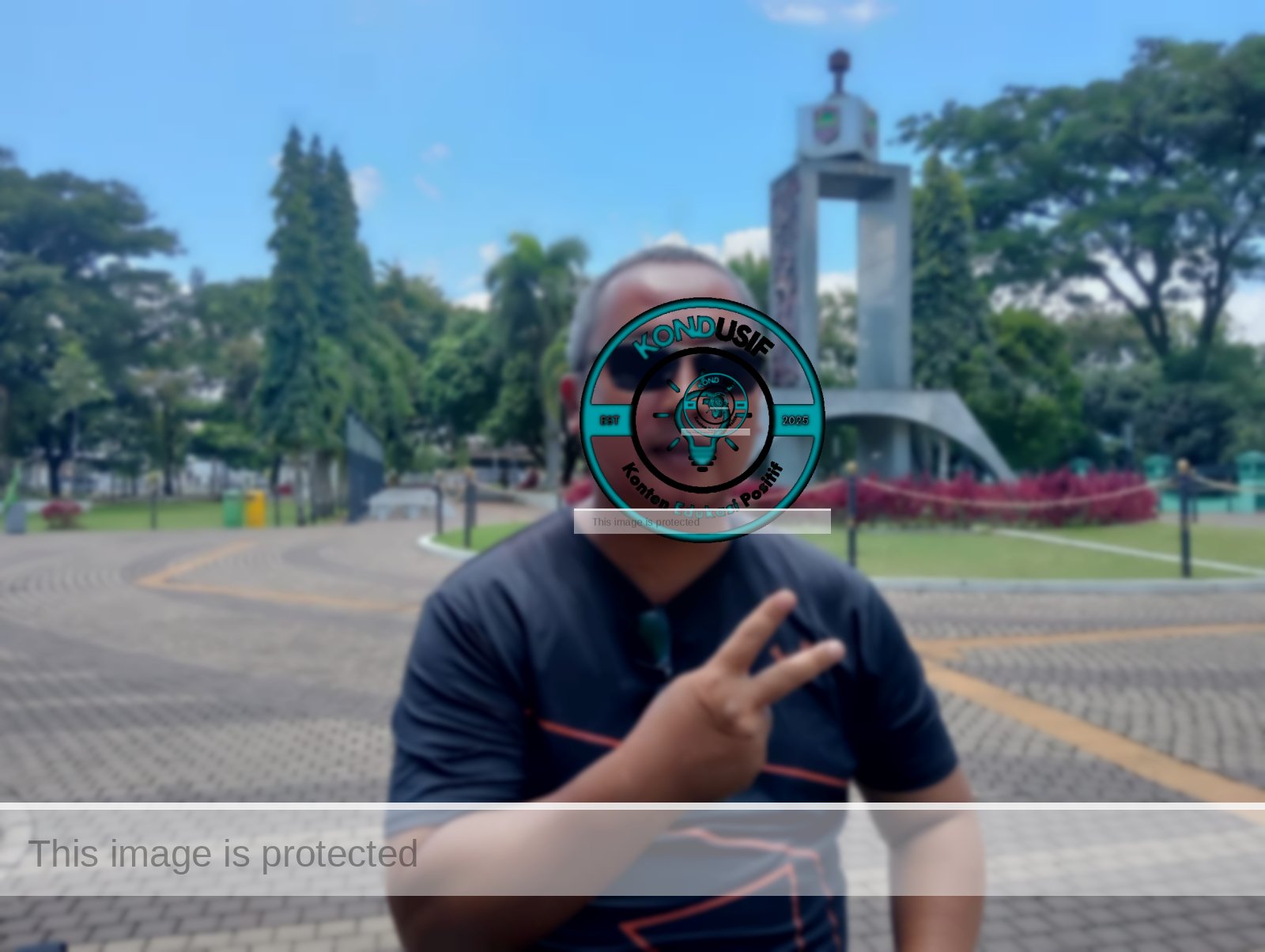 Keterangan foto: Rusna Apriatna pria yang akrab disapa Pap Unya, Gubernur di komunitas sosial Doervoer 100% Ulin.