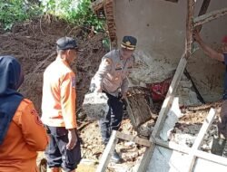 Longsor Sindangkasih: Polsek Cikoneng Evakuasi Korban di Tengah Malam