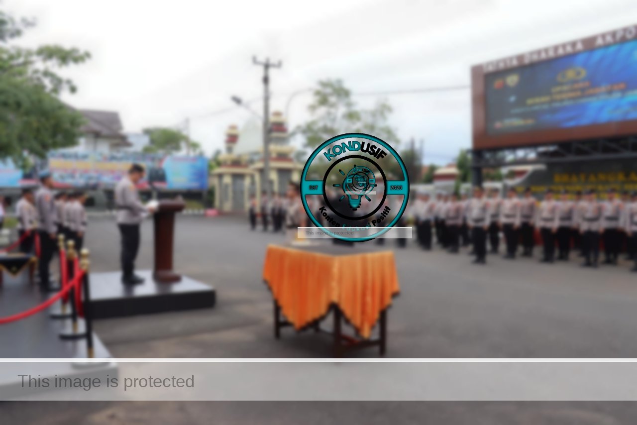 Foto: Kapolres AKBP H. Hidayatullah Saat Membacakan Amanat Pada Sertijab Kasat Lantas