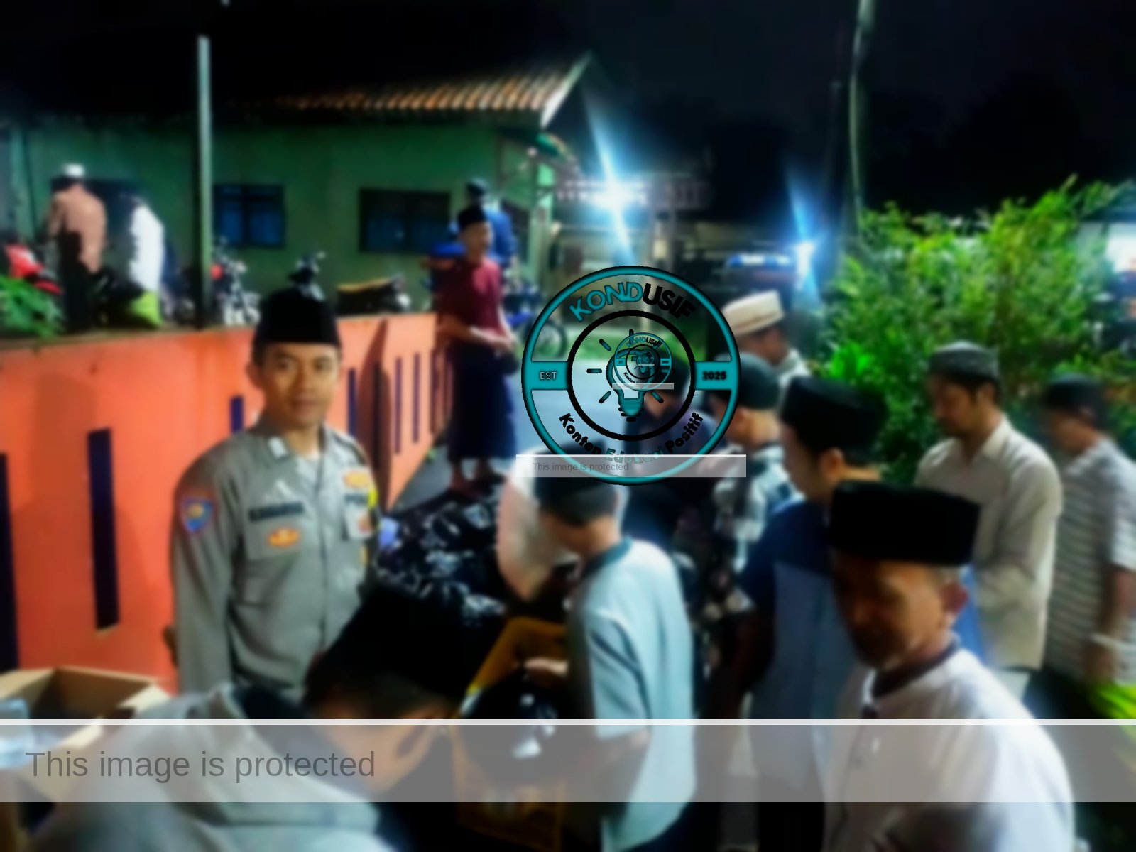 Haul Cikoneng, Polisi bersama warga berbaur