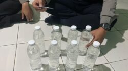 Polres Ciamis Sita Puluhan Botol Arak Bali di Kertasari Saat Malam Ramadan