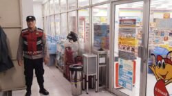 Ciptakan Rasa Aman di Bulan Suci, Patroli Biru Polsek Cihaurbeuti Sasar Pemukiman Warga