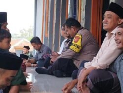 Pererat Silaturahmi, Kapolsek Rajadesa Hadiri Safari Ramadan di Desa Sukajaya