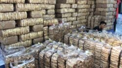 Omzet Melejit tapi Bahan Baku Sulit, Produsen Sale Pisang Ciamis Putar Otak Hadapi Ramadan