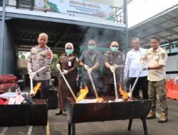 Ribuan Butir Obat Terlarang dan Senjata Tajam Musnah, Polres Ciamis Kawal Ketat Eksekusi Barang Bukti di Kejari