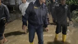 Gerak Cepat di Tengah Hujan, Bupati Ciamis Tinjau Langsung Lokasi Banjir Pamarican dan Cidolog