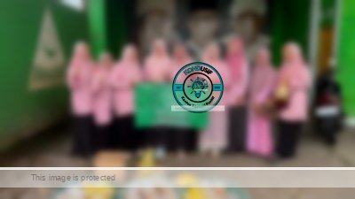 Fatayat NU Cikoneng bagi-bagi takjil gratis (foto: istimewa)