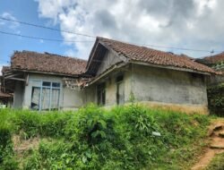 Rumah Nyaris Roboh, Semangat Mengabdi Tak Pernah Runtuh: Bupati Ciamis Hadir Bantu Guru Honorer dan Warga Disabilitas Bangkit