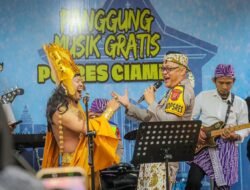 Obat Lelah Pemudik, Kapolres Ciamis Sulap Pos Terpadu Jadi Panggung Musik Gratis