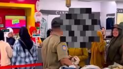 Satpol PP Ciamis saat menertibkan ASN yang "Asyik" Belanja Saat Jam Kerja, sumber foto: instagram/@satpol.pp.ciamis