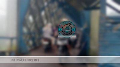 Keterangan foto: suasana Jembatan Cirahong saat tidak ada yang mengatur arus lalu lintas