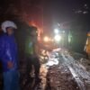 Jalur Garut–Pameungpeuk Lumpuh Tertimbun Longsor di Gunung Gelap, Polisi Berlakukan Buka Tutup
