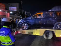 Livina Maut Seruduk Warung Nasi Goreng di Garut, Penjual Tewas di Tempat