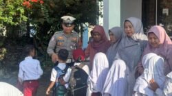 Seru! Polisi Garut ‘Serbu’ SDN 1 Jayaraga, Ajarkan Bocah SD Jadi Pelopor Keselamatan