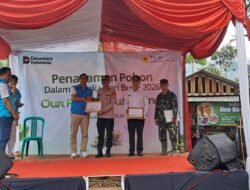 Hijaukan Bumi, Polsek Pasirwangi Tanam Seribu Pohon Bersama Masyarakat