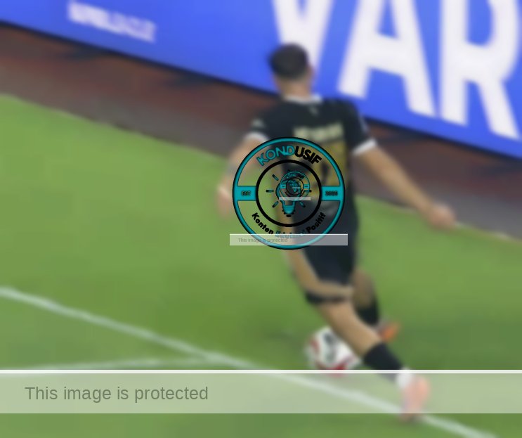 Keterangan foto: proses terjadinya gol pertama Dewa United vs Persib Bandung, sumber foto:(tangkapan layar/instagram/@vidosports).