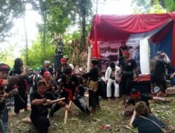 Usia ke-133, Jembatan Cirahong Dihujani Doa dan Atraksi Debus