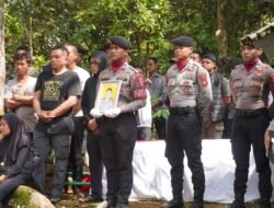 Penghormatan Terakhir untuk Bripka Ricky: Polres Ciamis Lepas Kepergian Sang Bhayangkara Dedikatif