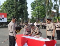Tongkat Estafet Wakapolres Garut Berganti, AKBP Yugi Lepas Personel Purna Tugas