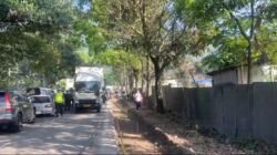 Truk Mogok di Jalur TPA Pasir Bajing Garut Bikin Macet Horor, Polisi Turun Tangan