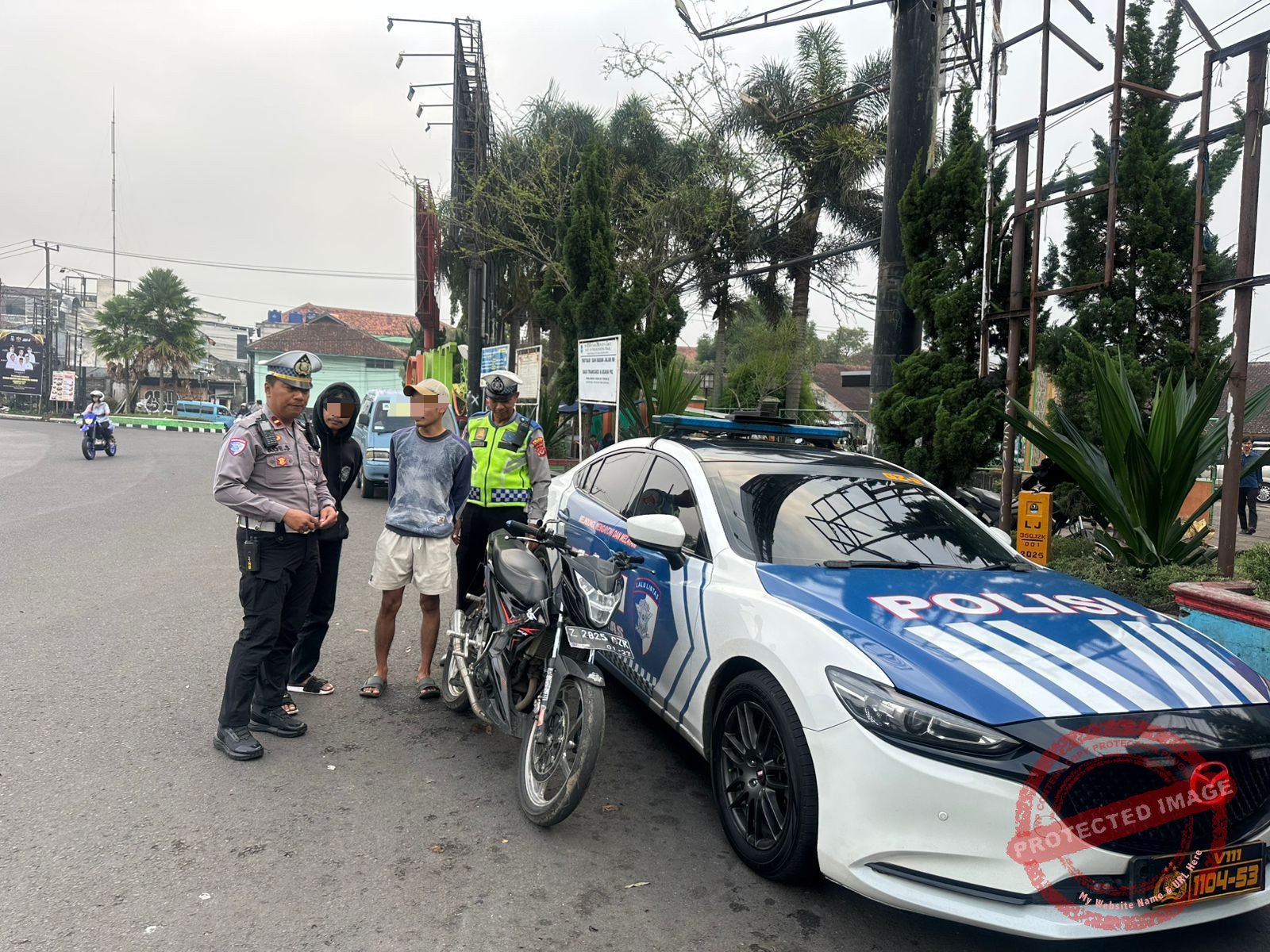 Satlantas Polres Garut turun langsung ke lapangan untuk menyisir kendaraan roda dua yang melanggar aturan