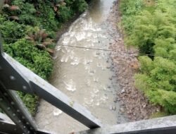 Seorang Pria Diduga Mengakhiri Hidup dengan Melompat dari Jembatan Cirahong