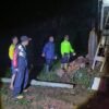 Hujan Deras Guyur Garut, Rumah Warga di Banjarwangi Roboh