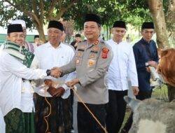 Kapolres Ciamis Turun Langsung Amankan Salat Iduladha di Halaman Masjid Agung