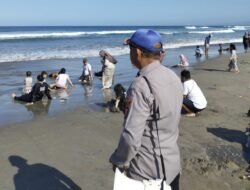 Libur Long Weekend, Satpolairud Polres Garut Sisir Pantai Karang Papak