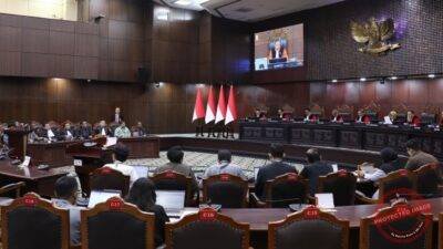 MK mewajibkan Komisi Pemilihan Umum (KPU) di semua tingkatan untuk langsung mencoret atau menggugurkan kepesertaan partai politik (parpol) yang nekat tidak memenuhi kuota keterwakilan perempuan minimal 30 persen di suatu daerah pemilihan (dapil), (foto: Humas MKRI).