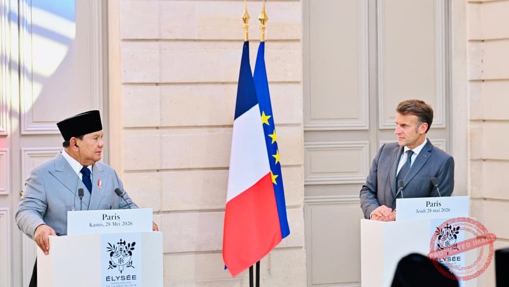 Presiden Prabowo saat menggelar pertemuan bilateral dengan Presiden Prancis Emmanuel Macron di Istana Kepresidenan Élysée, Paris. (Foto: BPMI Setpres).