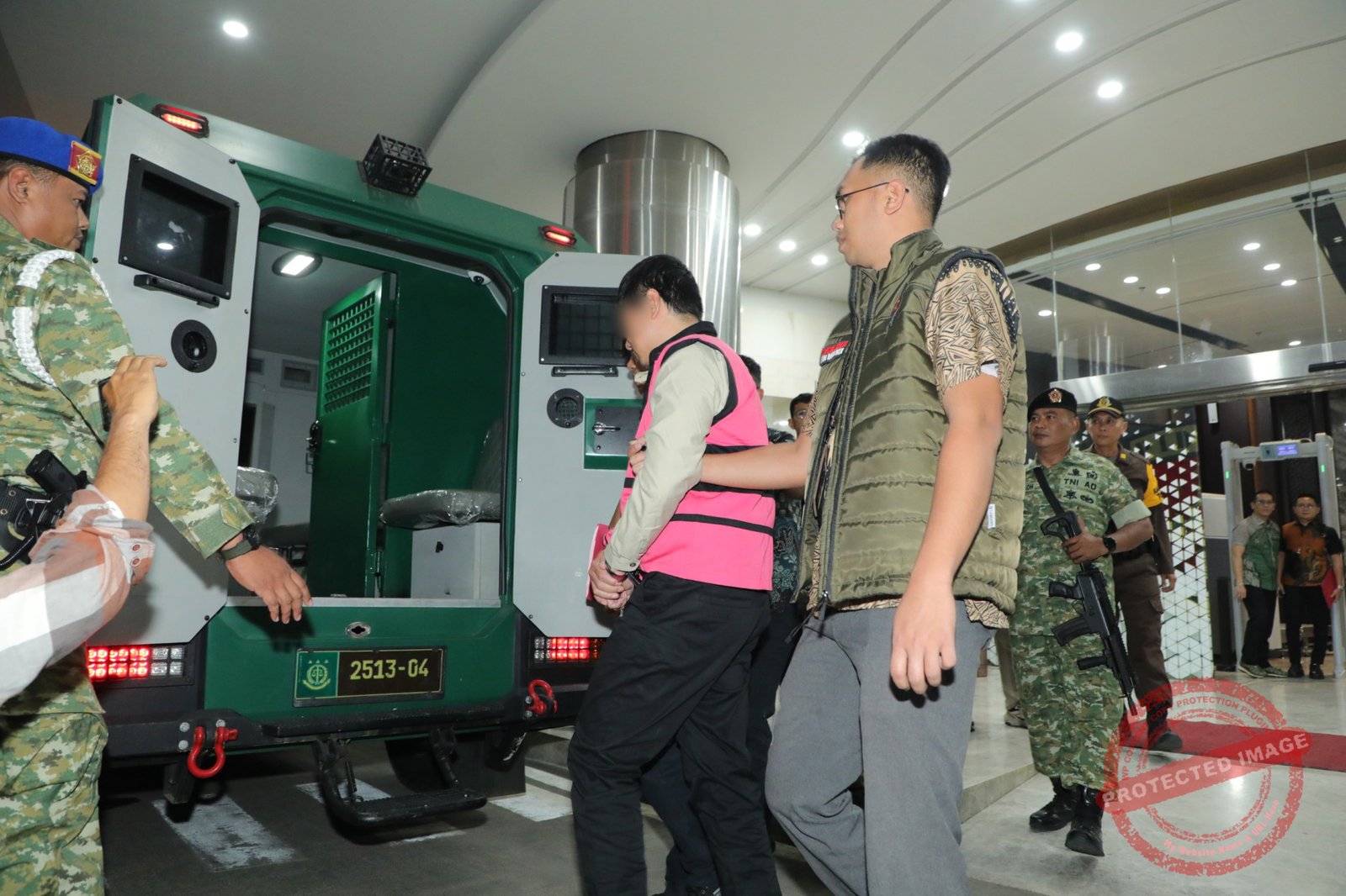 Kejagung menetapkan Komisaris PT Yasa Artha Trimanunggal (YAT), Andri Mulyono (AM) penyedia motor listrik sebagai tersangka. (Dok, foto. Kejagung RI).