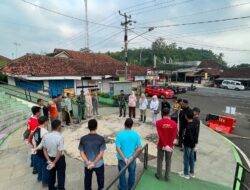 Peringati Hari Lingkungan Hidup, Polsek Cimaragas “Serbu” Terminal untuk Kerja Bakti