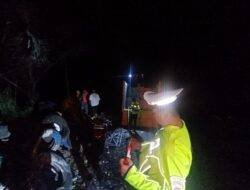 Rem Blong di Tanjakan Pengantin Garut, Truk Berisi 8 Ton Beras Bulog Nyemplung ke Sungai