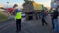 Fuso Vs Tronton Bermuatan Air Mineral Tabrakan di Malangbong Garut