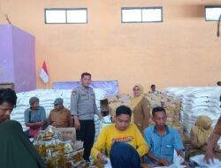 Sinergi TNI-Polri Kawal Penyaluran Bansos Pangan 994 Warga di Ciamis