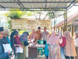 ​897 Warga Hujungtiwu Ciamis Diserbu Bansos Pangan, Polisi Turun Tangan