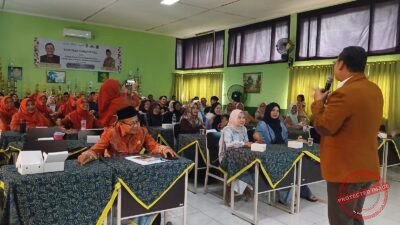 Suasana interaktif Seminar Parenting di SMPN 1 Campaka, Purwakarta, Kamis (4/6/2026). Kegiatan ini sengaja digelar pihak sekolah untuk menggandeng orang tua siswa agar satu visi dalam membangun karakter anak di tengah derasnya era digital. (Foto: Dok. Istimewa)