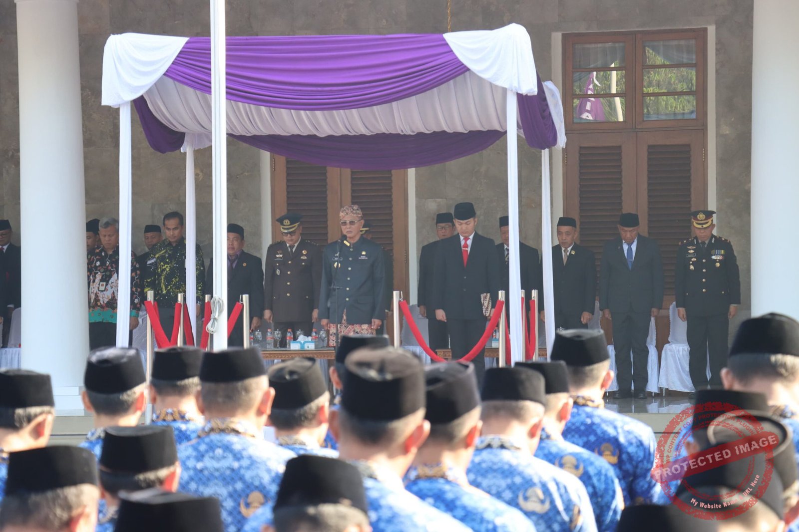 Bupati Ciamis, Herdiat Sunarya, menyampaikan sambutan saat upacara hari jadi Ciamis ke-384 di Pendopo Bupati, Kamis (11/6/2026). (Dok, foto: istimewa).