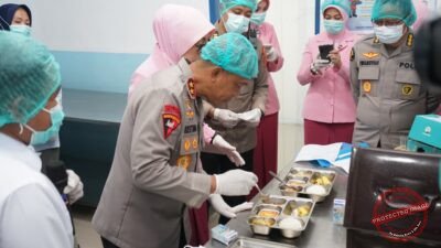 Pastikan Gizi Warga Garut Optimal, Kapolda Jabar Sidak Dapur SPPG Bhayangkari