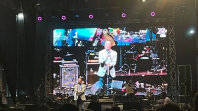 Bupati Ciamis, Herdiat Sunarya saat memberikan sambutan di helaran konser harmoni tanpa batas. (Dok, foto. Kondusif.com)