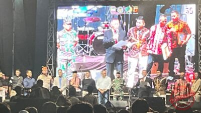 Kontribusi dan sinergi dalam mendukung program pembinaan kemanusiaan di daerah Tatar Galuh. 4 pejabat forkopimda Ciamis dapat penghargaan yayasan bakti anak negeri. (Dok, foto. Kondusif.com)