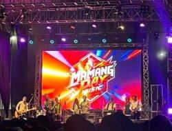 Aksi Mamang Day Band Bikin Lokasana Bergemuruh, Penonton Sing Along Massal