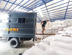 Polri Kawal 4 Ton Jagung Petani Garut Masuk Bulog, Perkuat Ketahanan Pangan Nasional