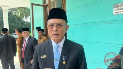 Bupati Ciamis, Herdiat Sunarya saat diwawancara usai pelantikan Pimpinan Baznas Ciamis 2026-2031 di Islamic Center. (Dok, foto. Istimewa)