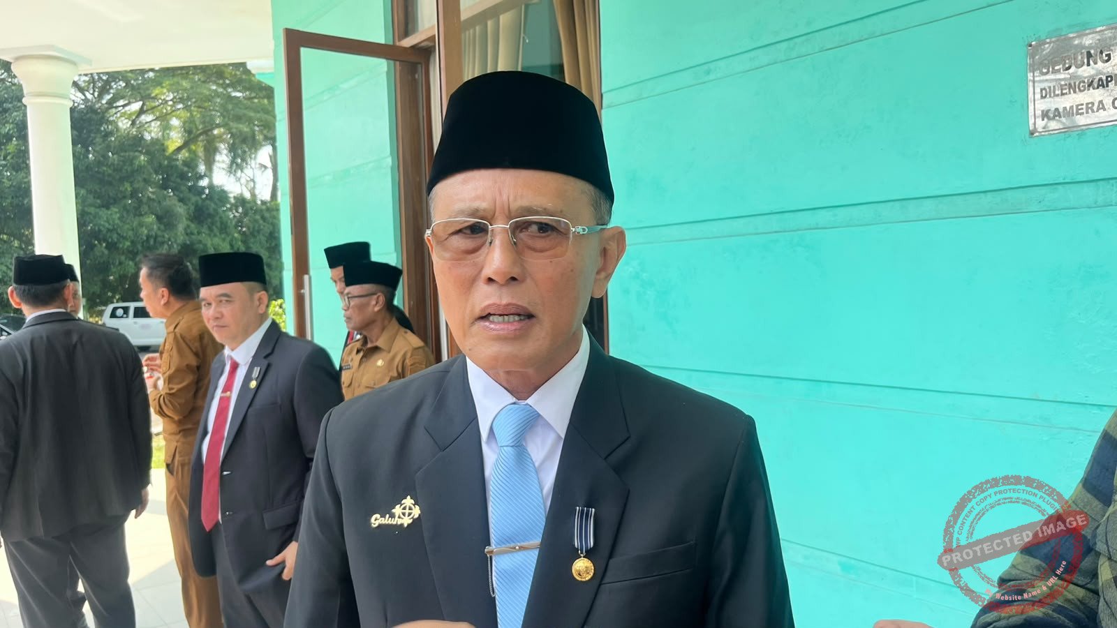 Bupati Ciamis, Herdiat Sunarya saat diwawancara usai pelantikan Pimpinan Baznas Ciamis 2026-2031 di Islamic Center. (Dok, foto. Istimewa)
