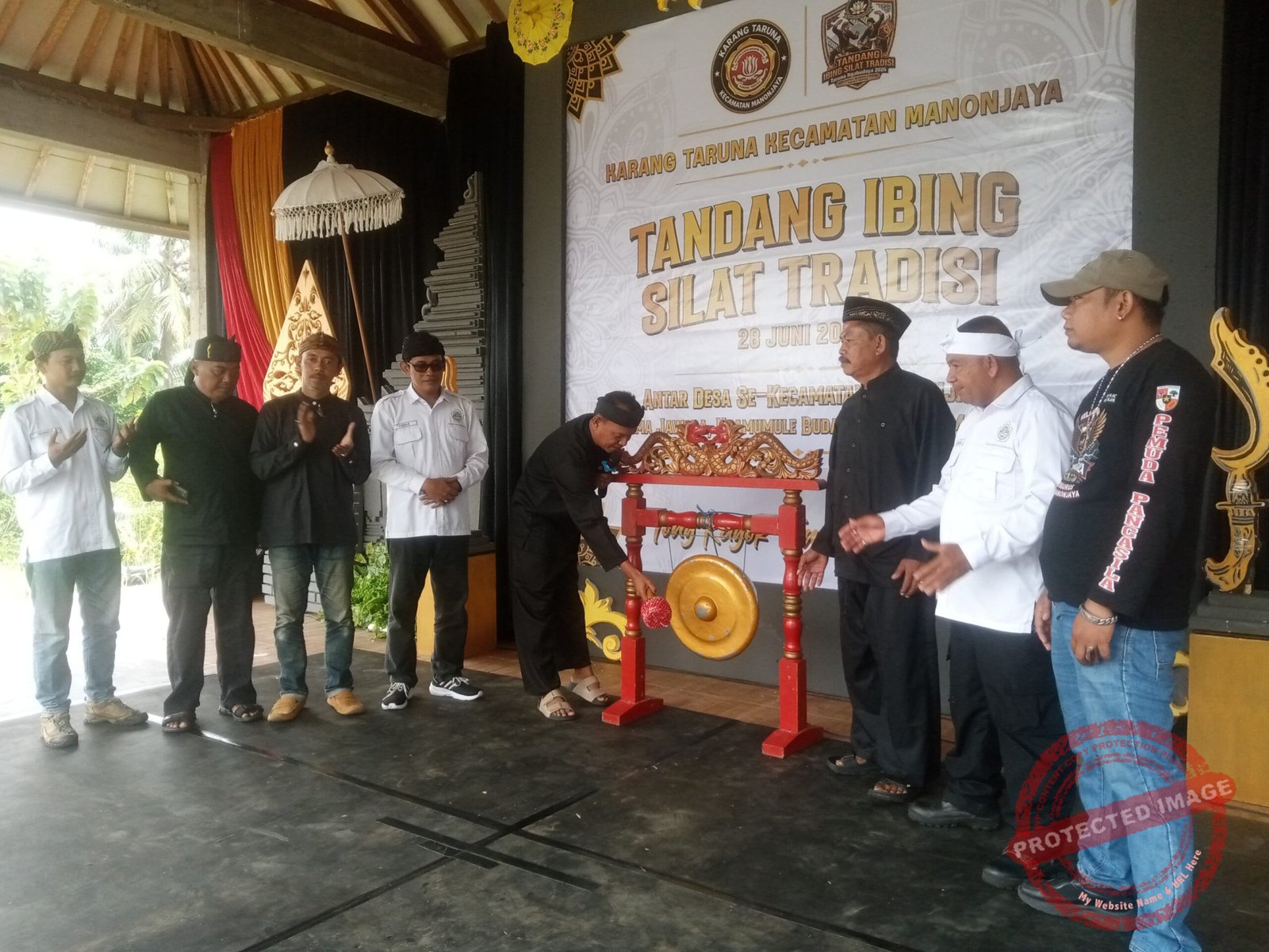 Anggota DPRD Kabupaten Tasikmalaya dari Fraksi Gerindra, Jejen Zaenal, S.K.M., M.M., hadir langsung untuk membuka kegiatan Tandang Ibing Manonjaya