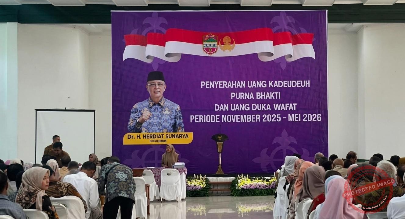 Penyerahan Uang Kadedeuh Purna Bhakti dan Uang Duka Wafat Periode November 2025–Mei 2026 Pemkab Ciamis di Islamic Center Ciamis, Senin (29/6/2026). (Dok, foto. Istimewa)